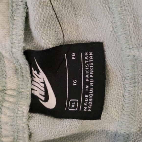 COPY - NEW Nike Mens Above Knee Length Short, Size XL - Picture 7 of 14